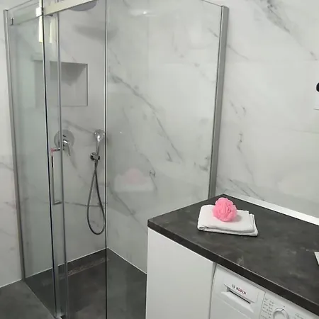Διαμέρισμα Koko With Private Jacuzzi *