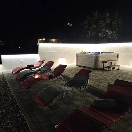 Διαμέρισμα Koko With Private Jacuzzi
