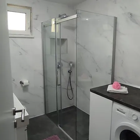 Apartment Koko With Private Jacuzzi Makarska
