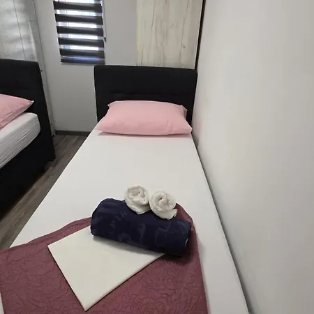 Διαμέρισμα Koko With Private Jacuzzi *