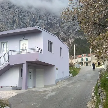 Koko With Private Jacuzzi Apartment Makarska
