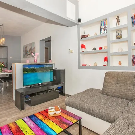 Koko With Private Jacuzzi * Makarska