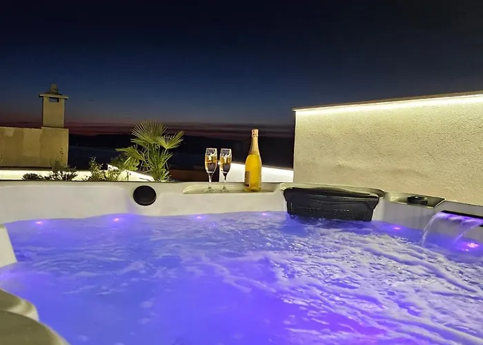 Koko With Private Jacuzzi * Makarska