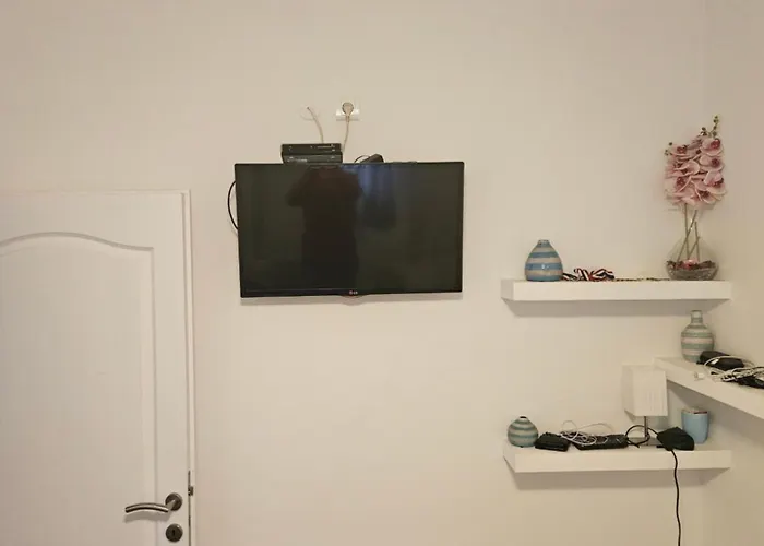 Koko With Private Jacuzzi Apartment Makarska