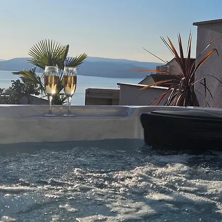 アパート Koko With Private Jacuzzi