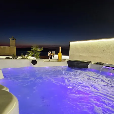 Koko With Private Jacuzzi * マカルスカ