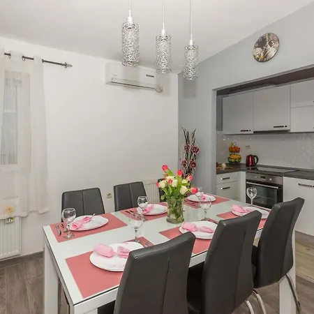 Koko With Private Jacuzzi マカルスカ