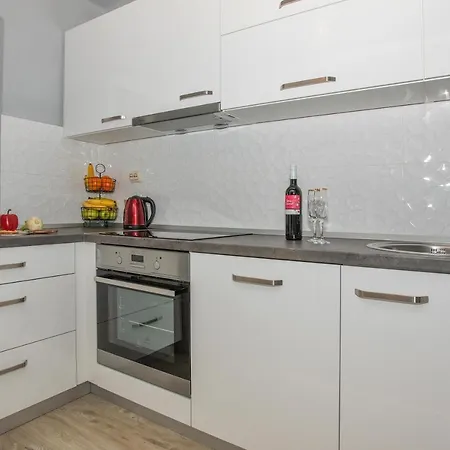 Koko With Private Jacuzzi * マカルスカ